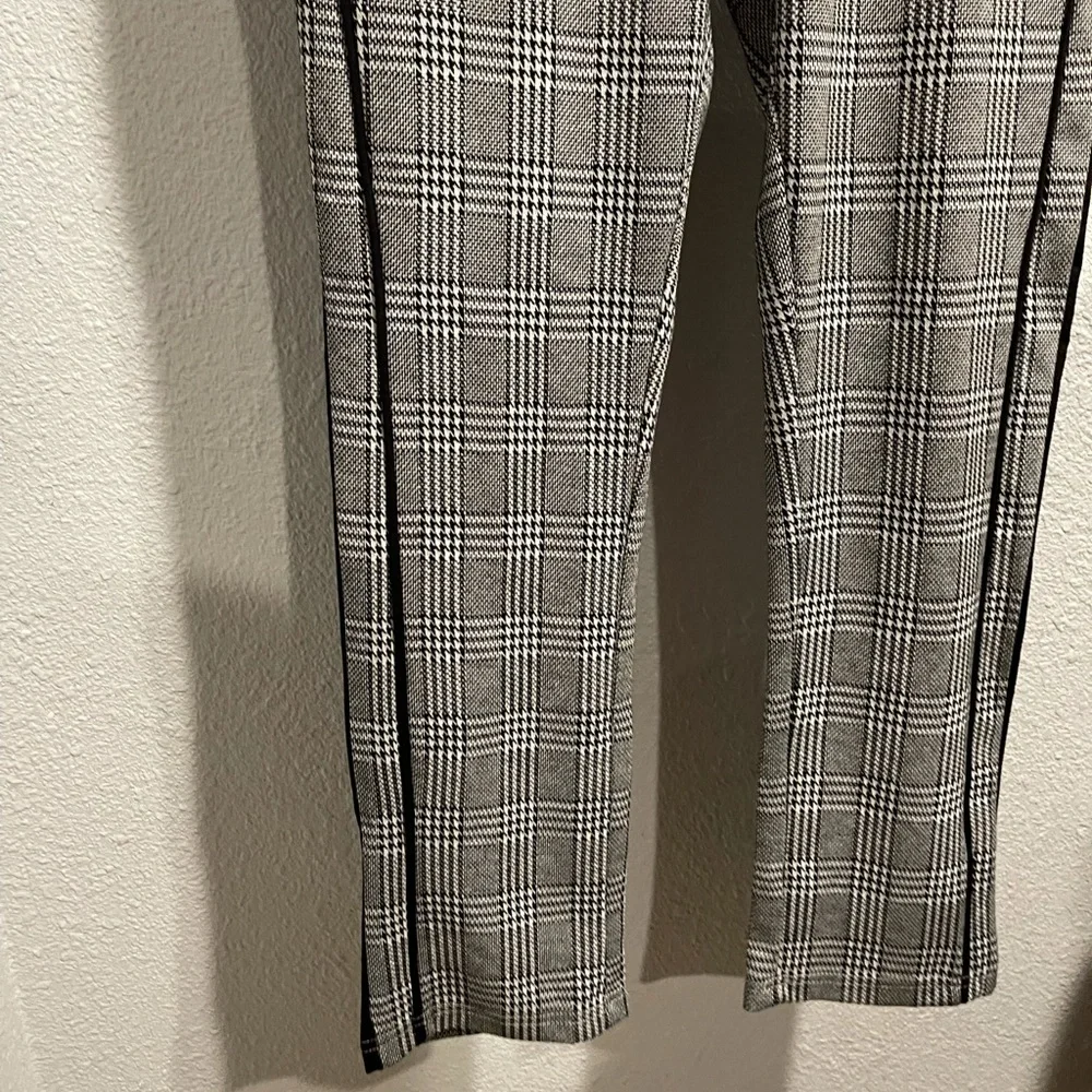 Women’s bottoms - Picture 3 of 6